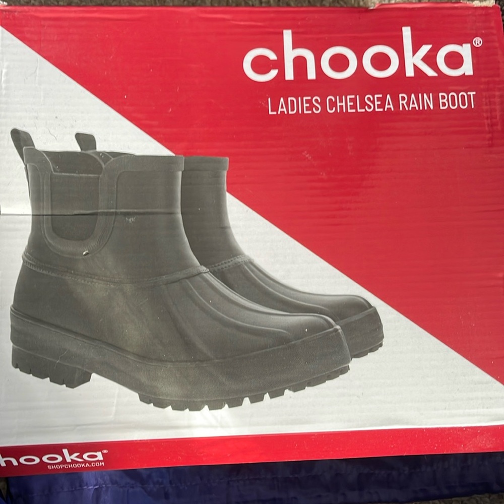 Chooka Ladies Chelsea Rain Boot in Black size 10